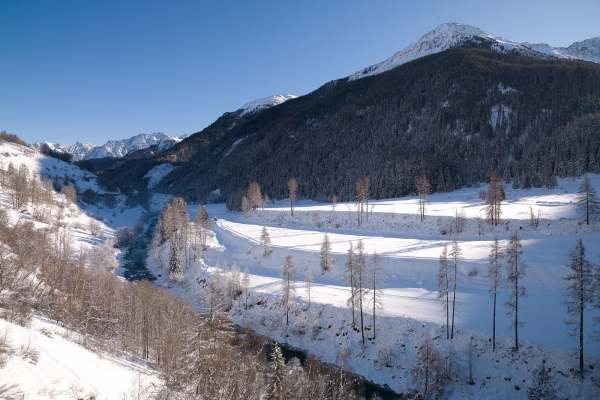 Auf der winterlichen Via Engiadina