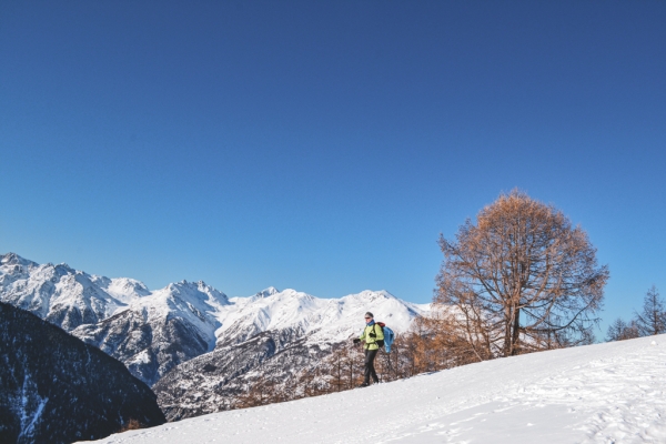 Du soleil au-dessus de la vallée de Saas