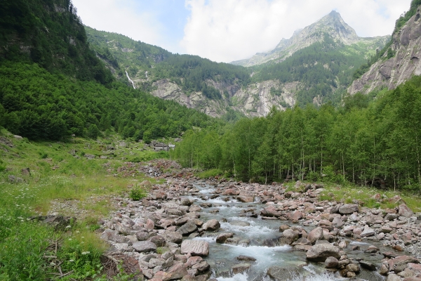 Urtümliche Tessiner Bergwelt