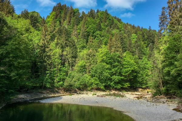 Schöne Aussichten auf dem Eggen Höhenweg