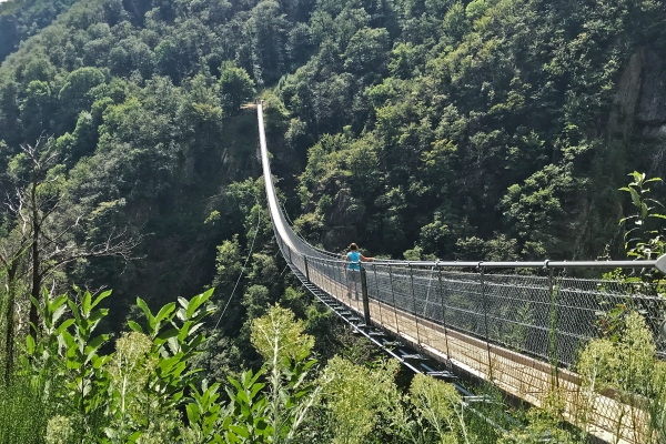 Über die spektakuläre Ponte Tibetano