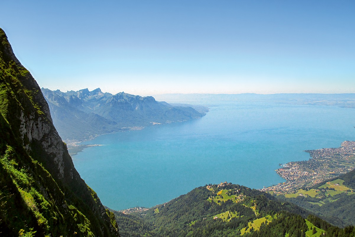 Aussicht vom Gipfel des Rochers-de-Naye auf den Genfersee.