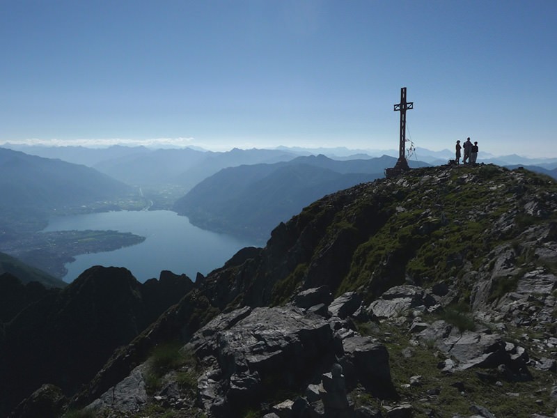 Der Gipfel des Gridone liegt auf der italienisch-schweizerischen Grenze. Bild:  Barbara Steinmann