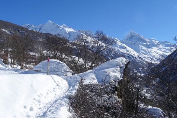 Auf dem Sonnenbalkon im Val d’Hérens