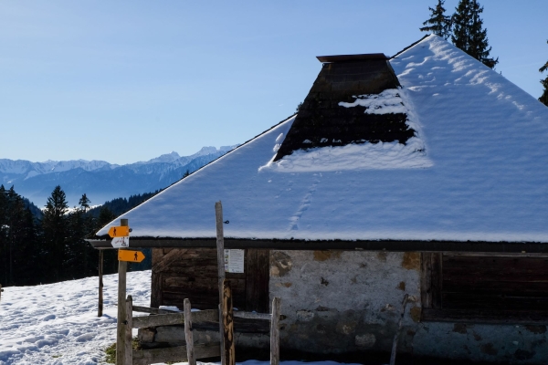 En Raquettes dans un domaine skiable fribourgeois