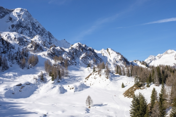 Die Schneeinsel oberhalb von Airolo