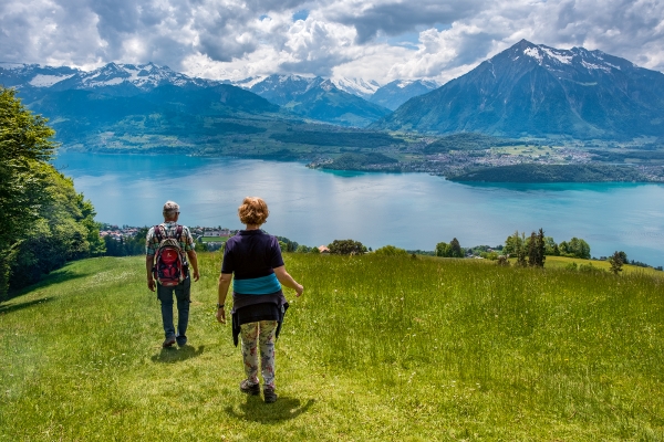 Auf der Sonnenterrasse über dem Thunersee