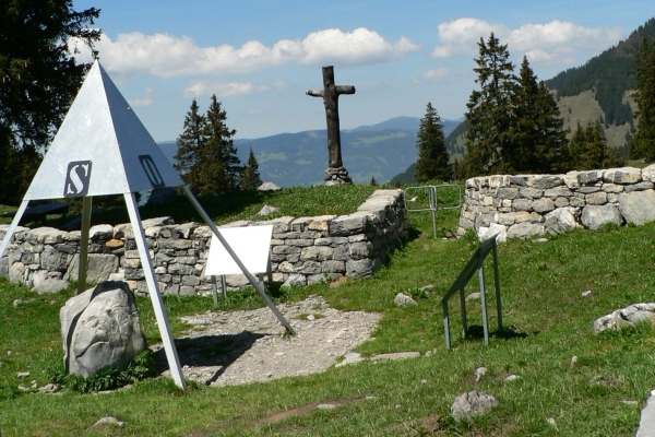 In zwei Tagen vom Brünig zum Mittelpunkt der Schweiz und an den Sarnersee