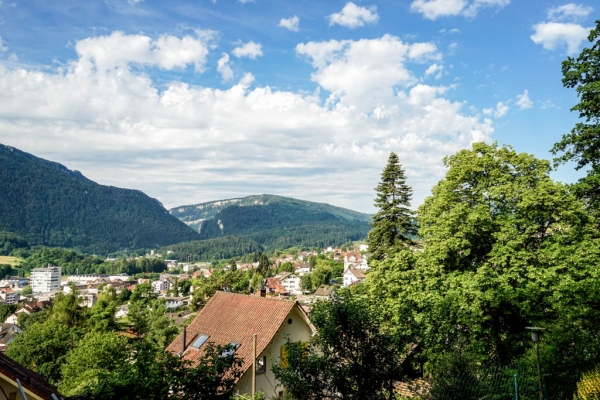 Über mehrere Jurafalten nach Moutier