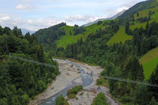 Wilde Auenlandschaft im Entschligetal