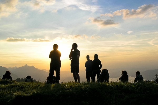 Durchs Naturparadies auf die Alp