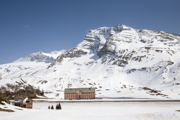 Mit Schneeschuhen auf dem Simplon