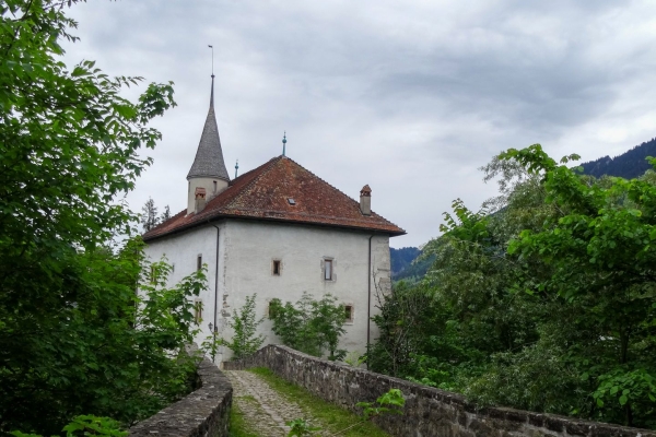 Le long de la Sarine, au cœur des Préalpes fribourgeoises