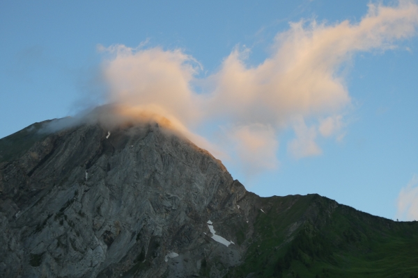 Am Wasserfall vorbei auf die Engstligenalp