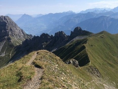 Aussichtsreiche Rundwanderung im Gebiet Schönbüel