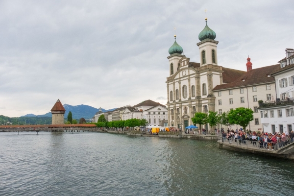 Dem Rotsee und der Reuss entlang