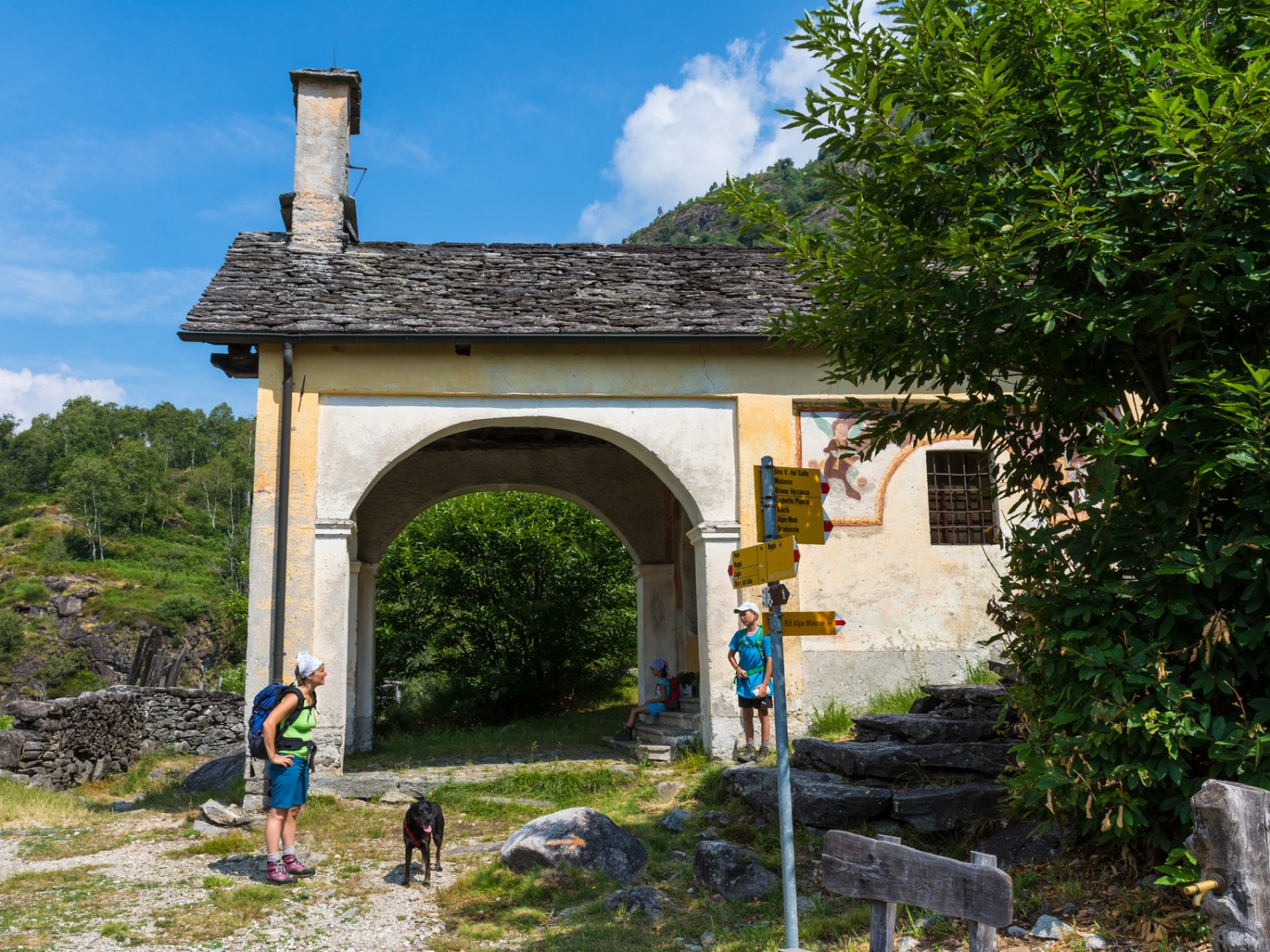 Près de la Cappella della Pioda, le chemin se ramifie. Photo: Franz Ulrich