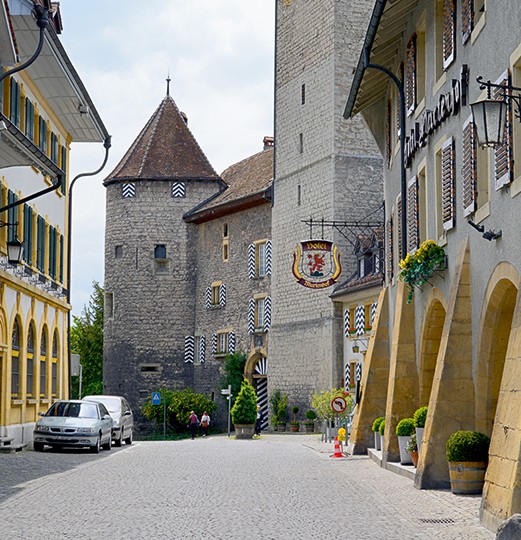 La randonnée prend fin dans la jolie ville de Morat.