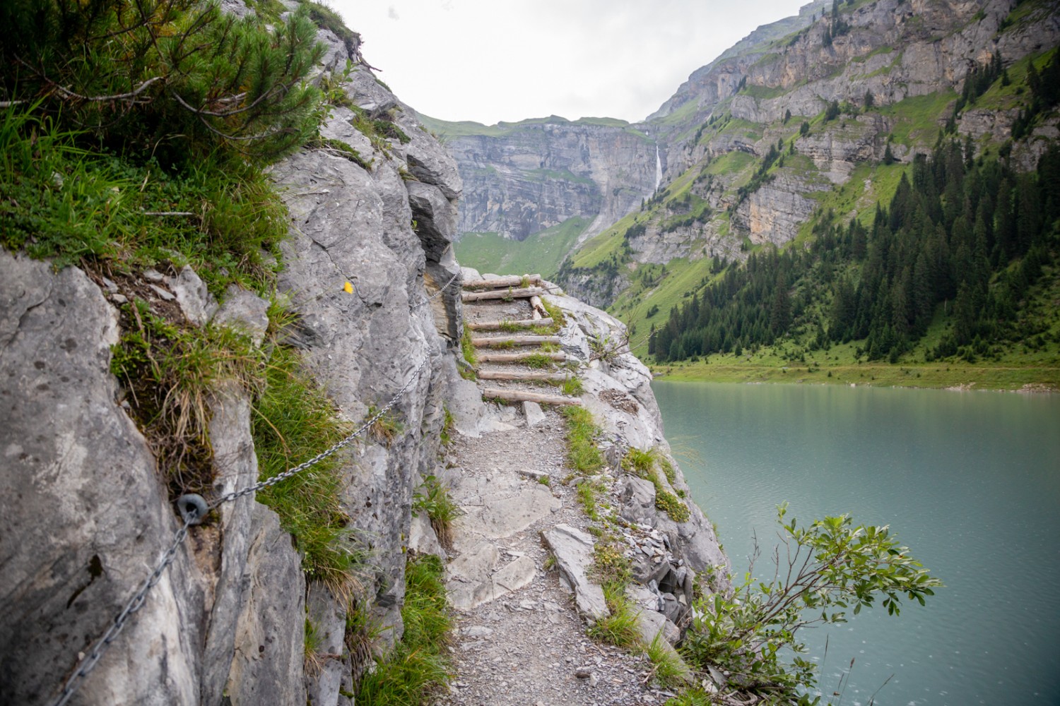 Il y a des chaines pour sécuriser certaines passages. Photo : Phil Suarez