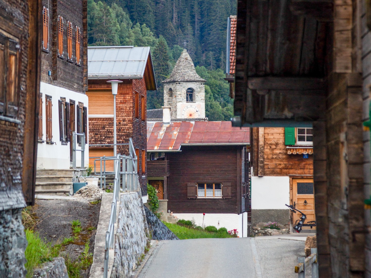 Pigniu, à l’intérieur du village. Photo : Phil Suarez