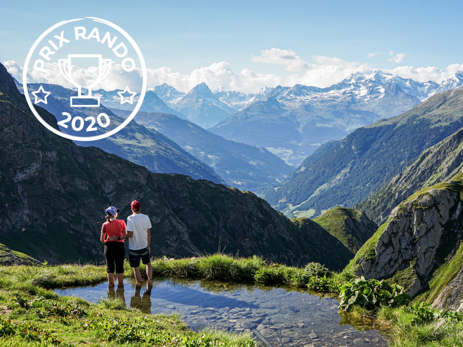 La méthode Kneipp à la cabane Terri, avec vue sur les Alpes glaronaises. Photo: Reto Wissmann