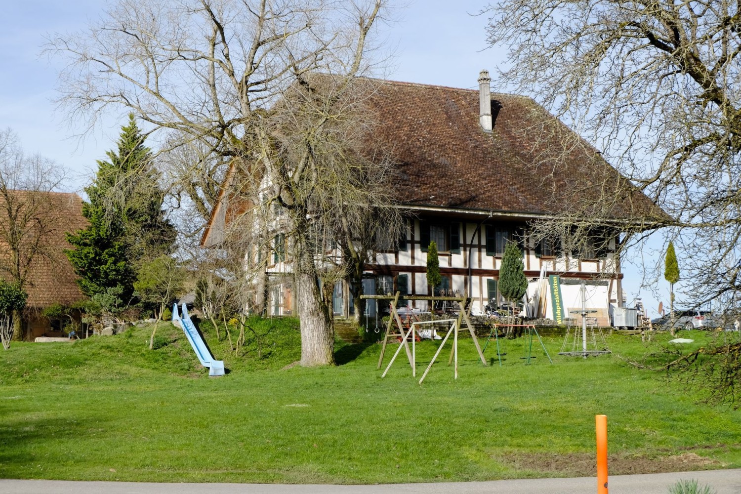 Des auberges cossues accueillent randonneuses et randonneurs à Messen.