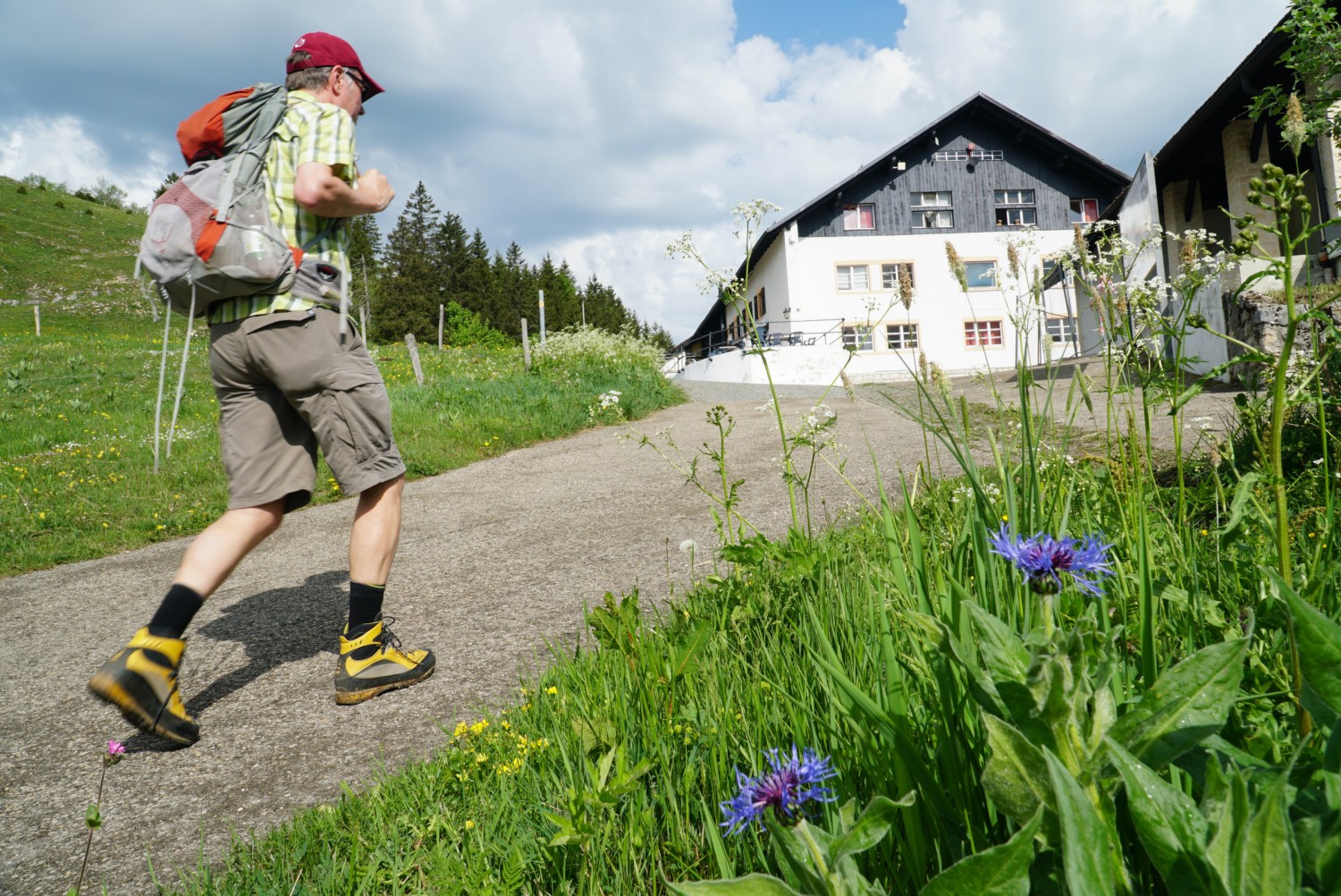 Erste Etappe geschafft: Ankunft in Tête-de-Ran. Bild: Mia Hofmann