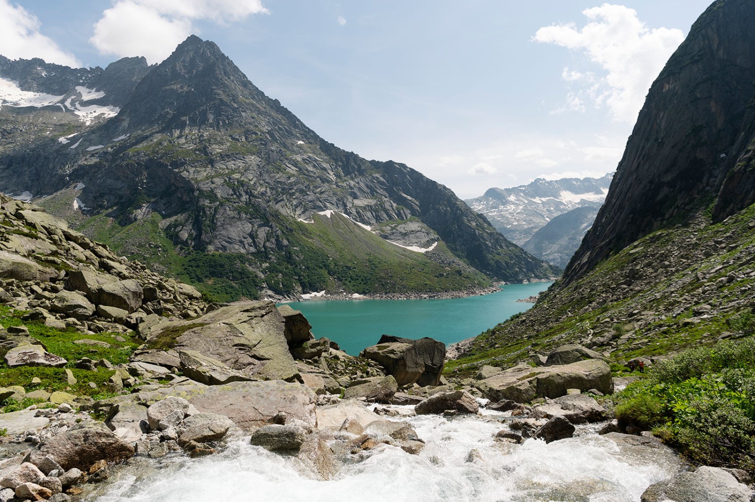 Am Ende des Gelmersees beginnt der Aufstieg. Bild: Raja Läubli