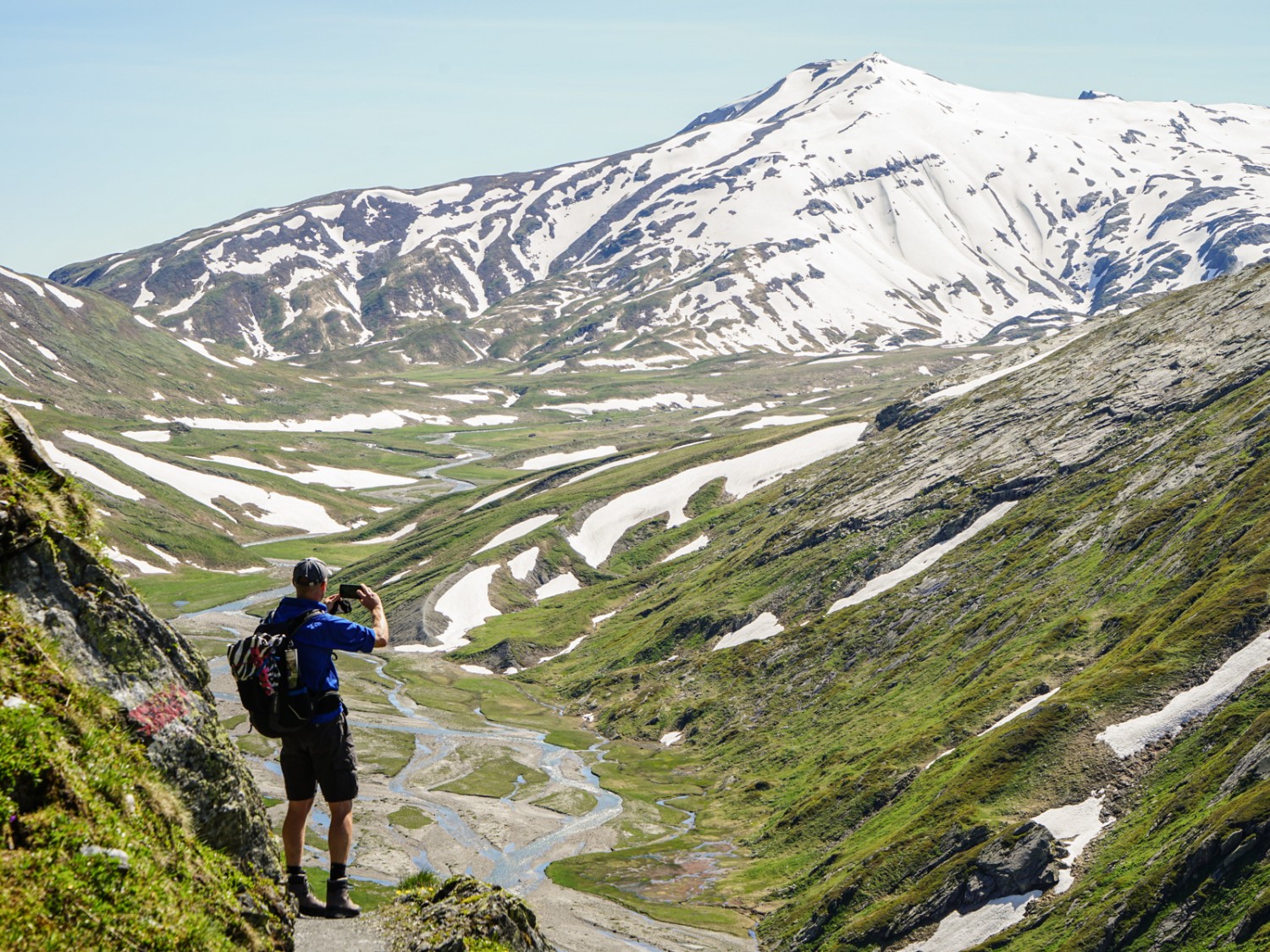 La vue sur le haut plateau de Greina se dégage après le Pass Diesrut. Photo: Reto Wissmann