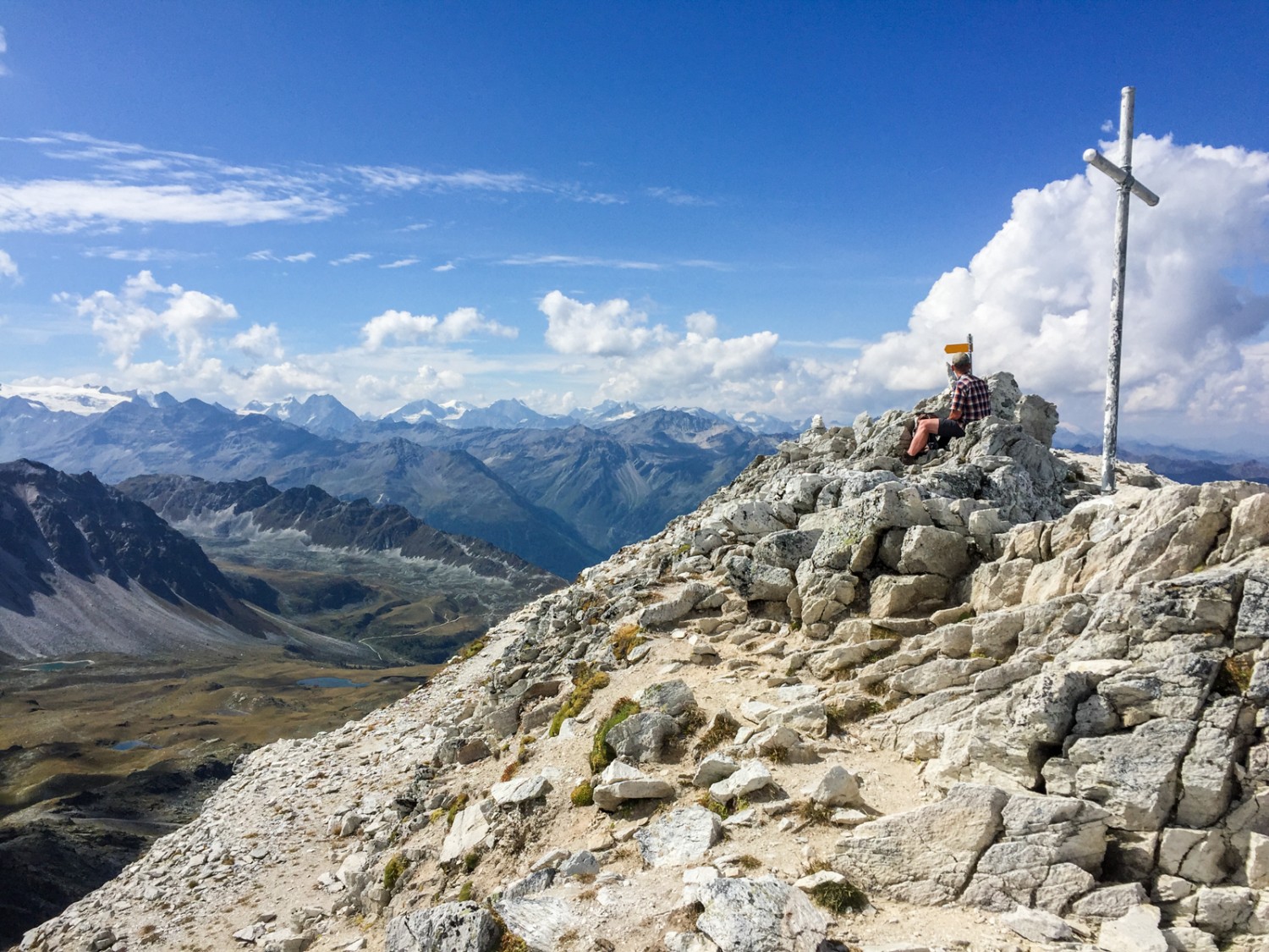 La vue sur les sommets valaisans compense les efforts de l’ascension.