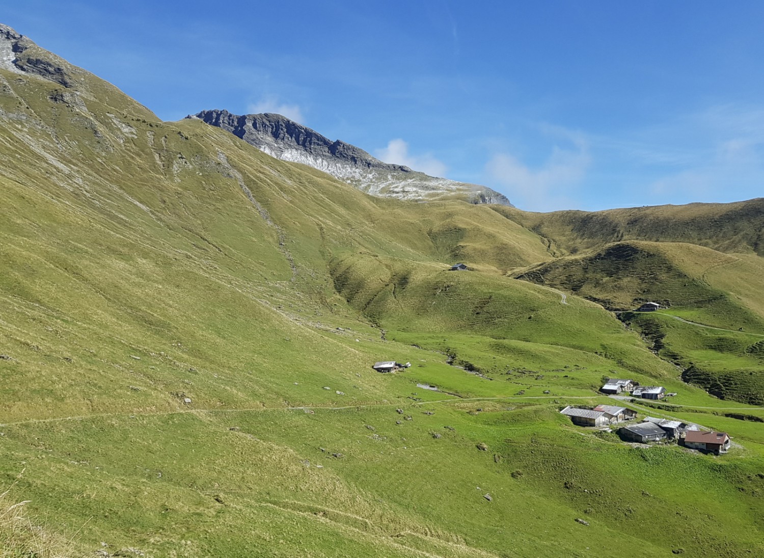 Im Aufstieg zum Otterepass; nach der Otternalp wird die Landschaft wilder. Bild: Patricia Michaud