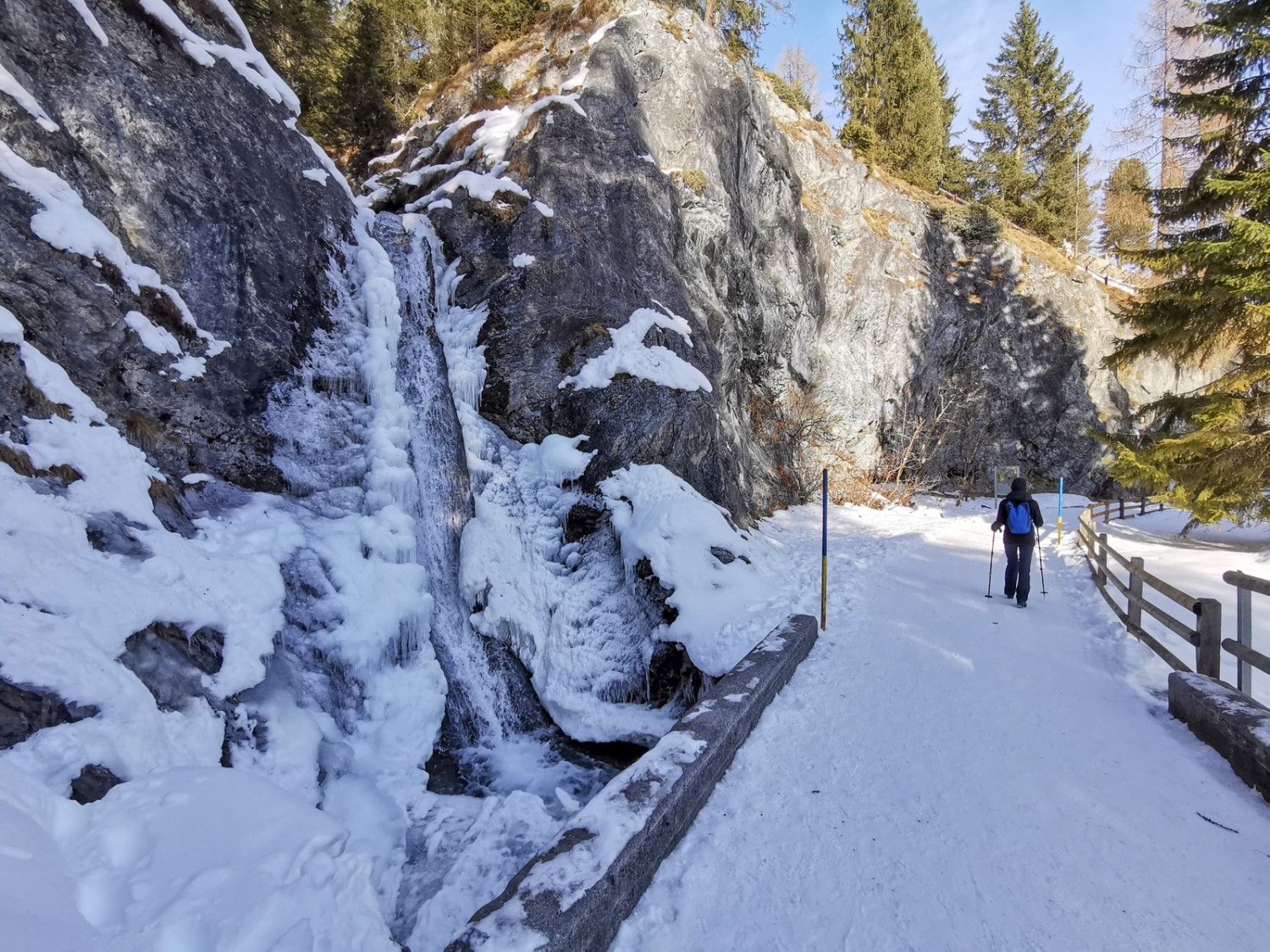 Gefrorener Wasserfall an der Hohen Promenade. Bild: Andreas Staeger