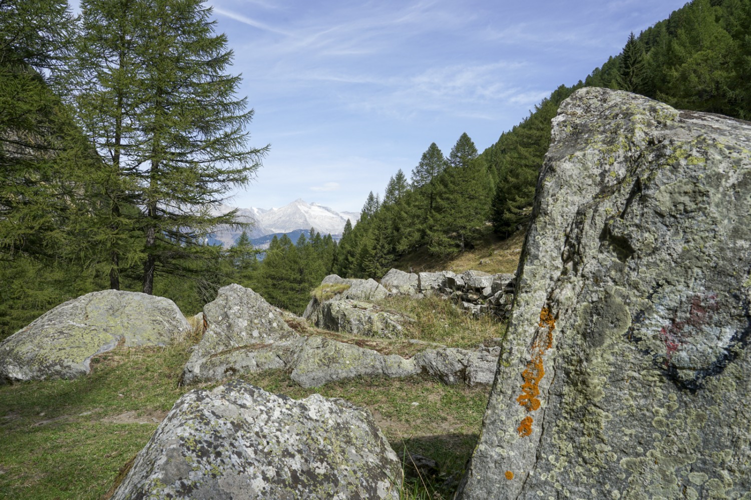 Pause près de l’ancienne taverne. Photo: Reto Wissmann