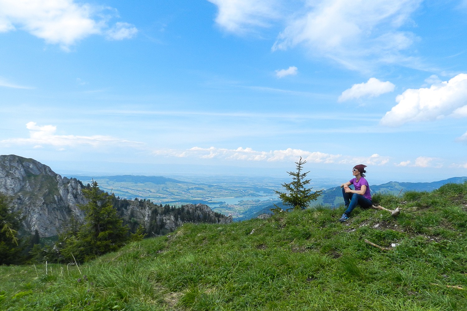 Vom Gipfel des Dent du Chamois geniesst man eine tolle Weitsicht.