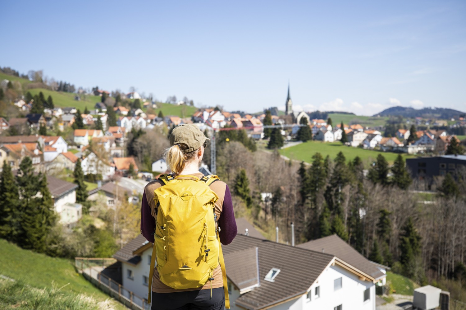 Fast am Ziel: das Dorf Rehetobel ist in Sicht. Bild: Wanderblondies