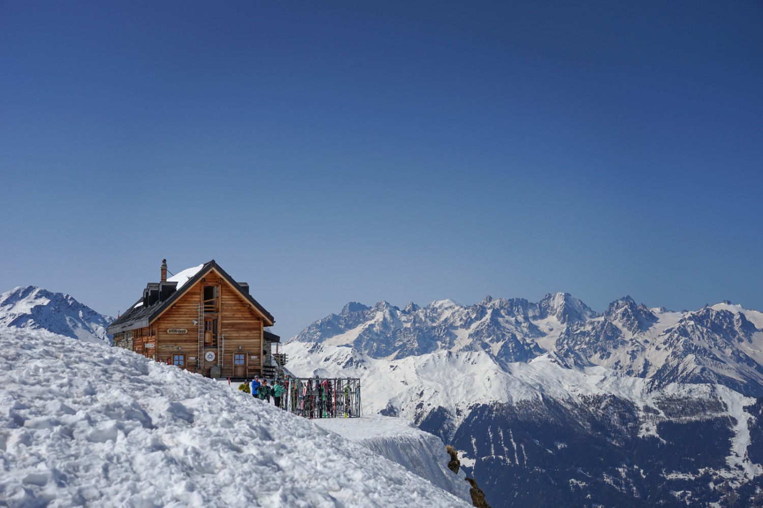 La Cabane Mont Fort du CAS est le témoin d’une époque où l’on gravissait encore les montagnes à pied. Photo: Reto Wissmann