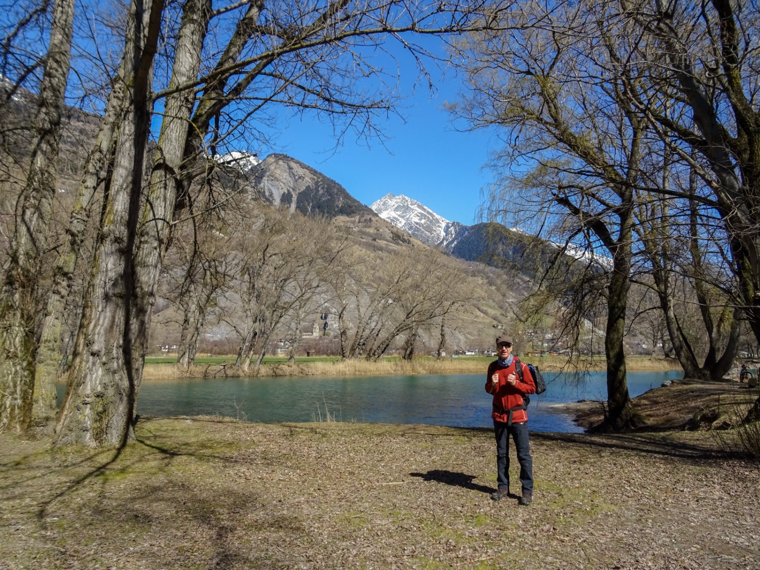 An einem der kleinen Seen bei der Rhone. Foto: Sabine Joss