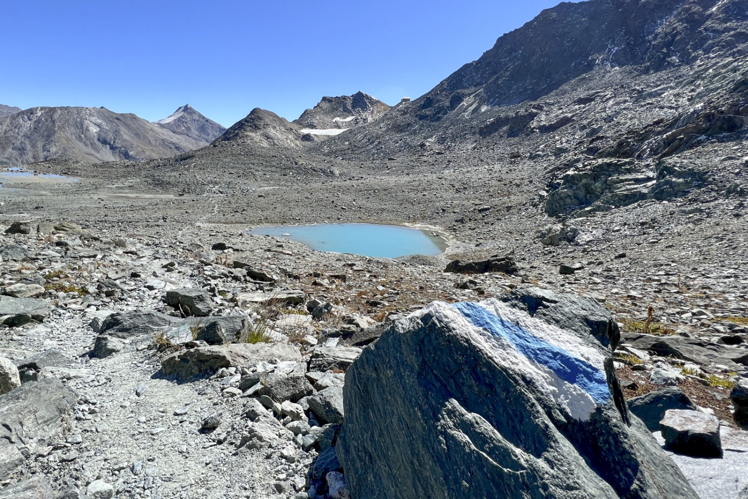 Die kleine Ebene, die vom Egginerjoch zur Britanniahütte führt. Bild: Pascal Bourquin