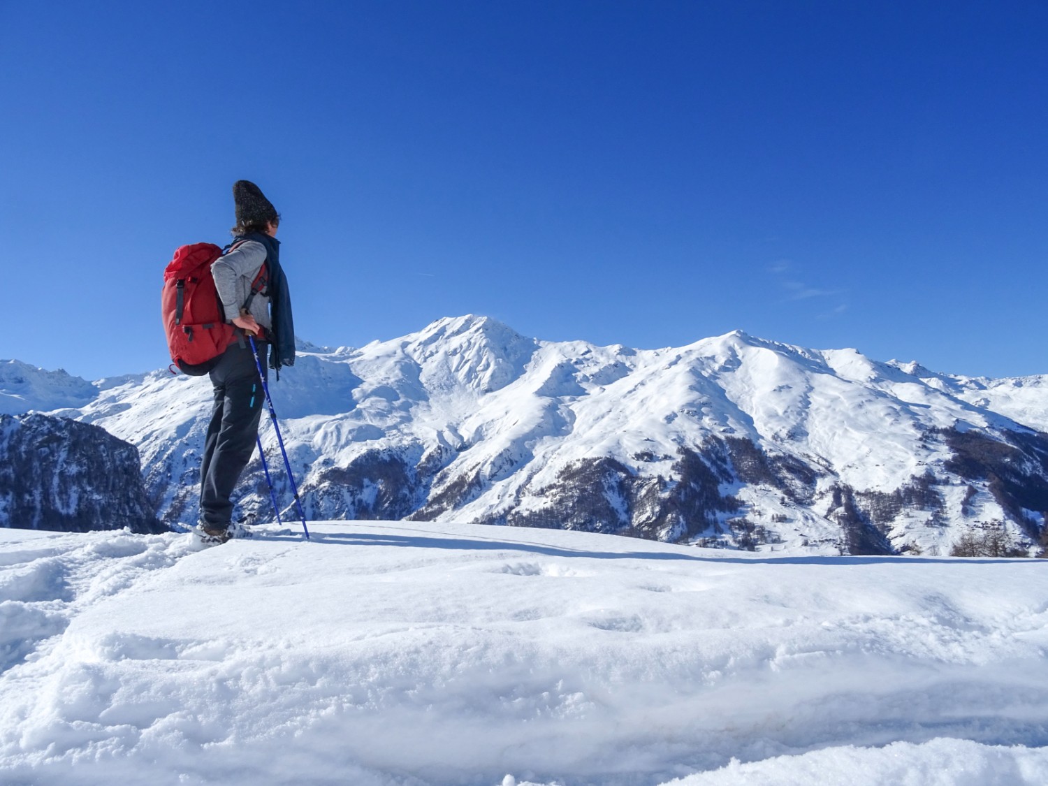 Vue sur le Mont de l’Etoile et La Palantse de la Cretta. Photo: Sabine Joss