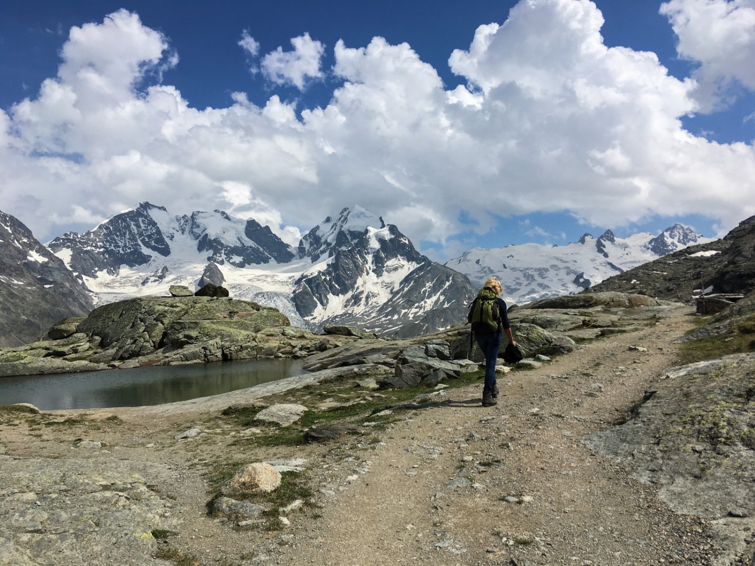 Fuorcla Surlej mit Aussicht auf die Berggipfel des Berninamassivs. Bild: Claudia Peter