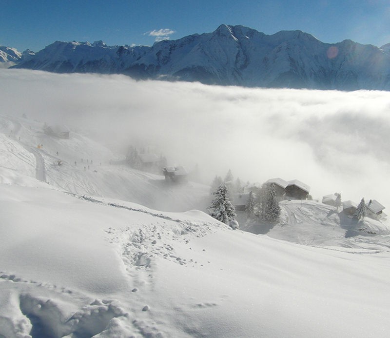 Die Riederalp noch leicht im Nebel. Bilder: Simon Guldimann