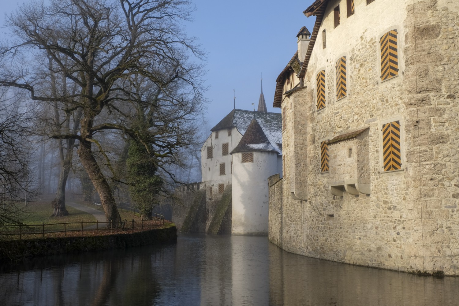 Le château de Hallwyl et ses douves. Il est lui aussi fermé en hiver. Photo: Elsbeth Flüeler