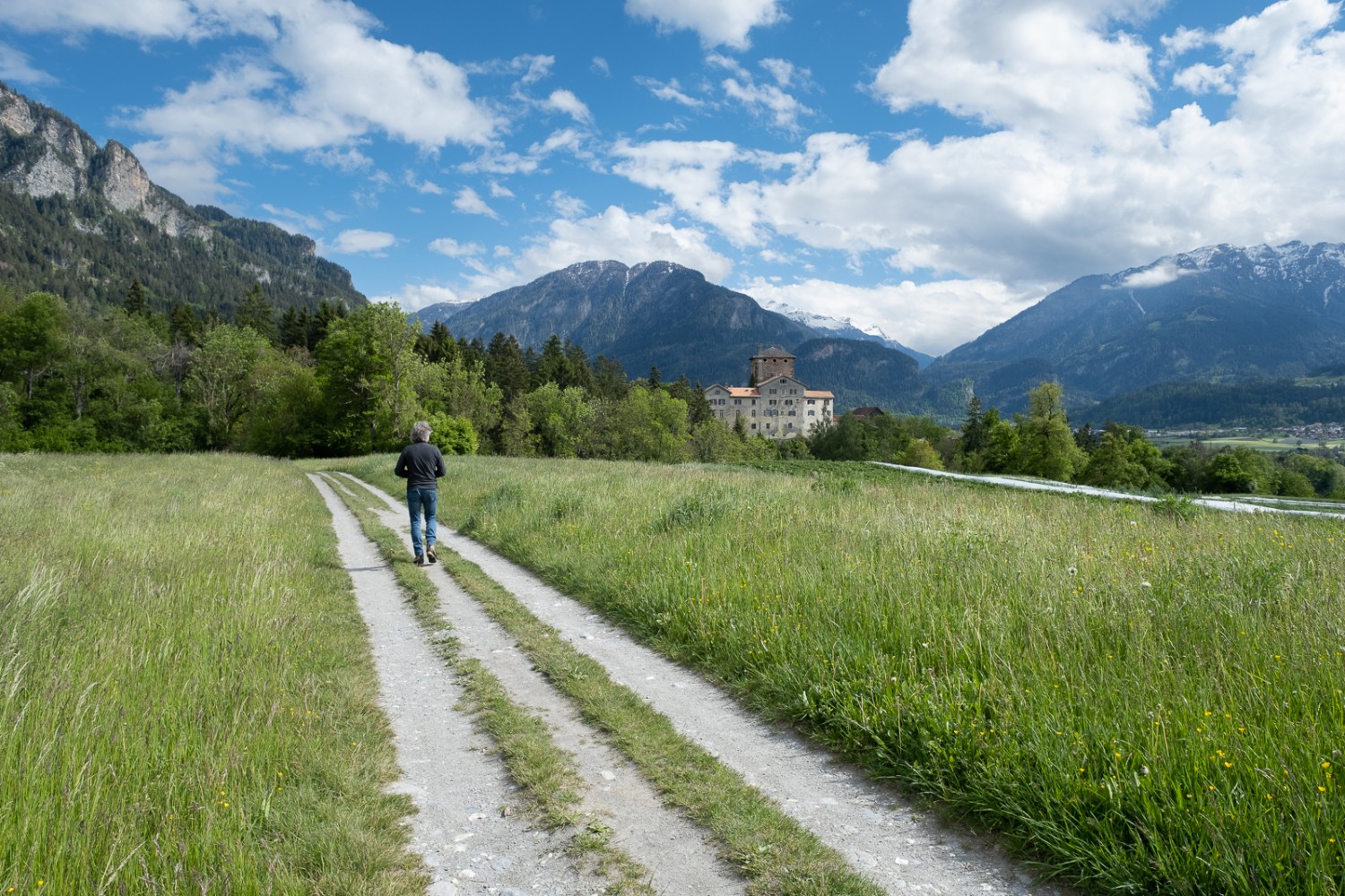 Das imposante Schloss Rietberg: Hier erschlug Jörg Jenatsch im 17. Jahrhundert den Adeligen Pompejus von Planta. Bild: Markus Ruff